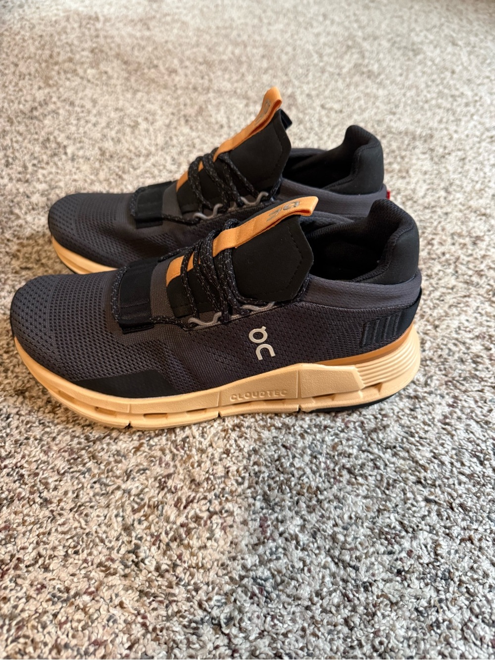 On Cloud Womens, size 6.5